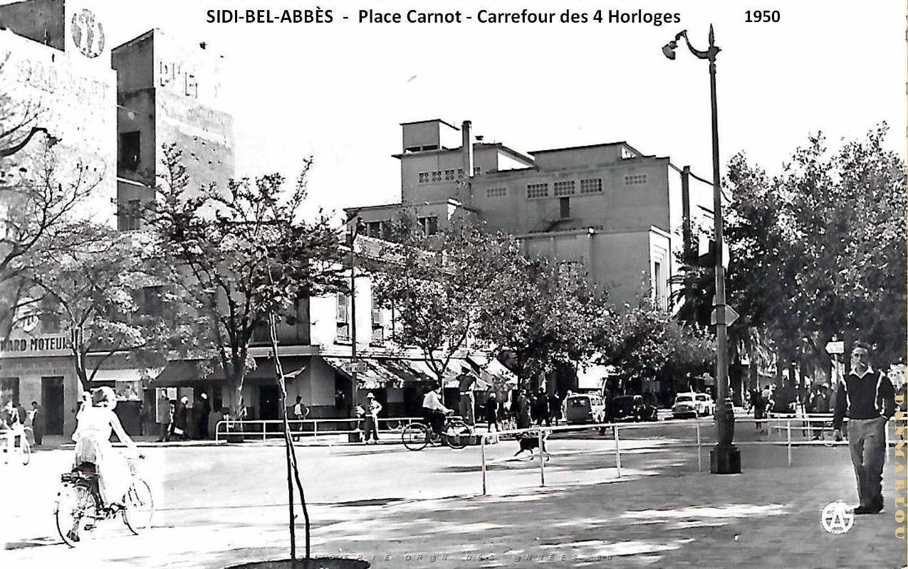 Sidi-Bel-Abbes - Carrefour des 4 Horloges - Place Carnot - 1950.jpg